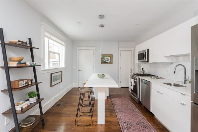 8 Lafayette St 1, Arlington, MA 02474