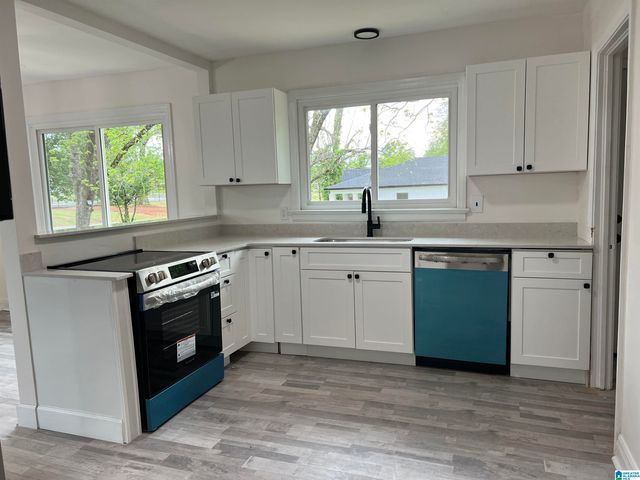 824 SOUTH STREET E, Talladega, AL 35160