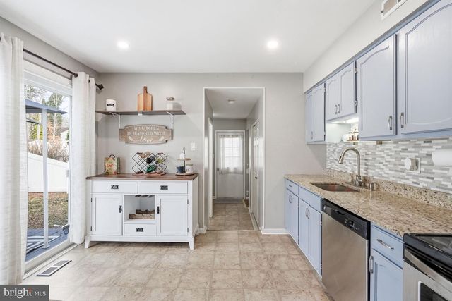 17 FAWN LN, Sicklerville, NJ 08081