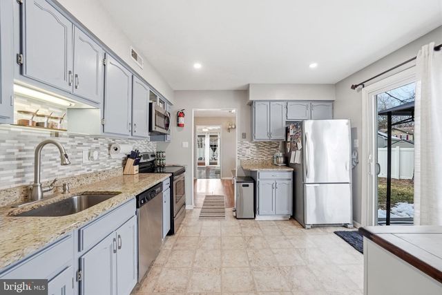 17 FAWN LN, Sicklerville, NJ 08081