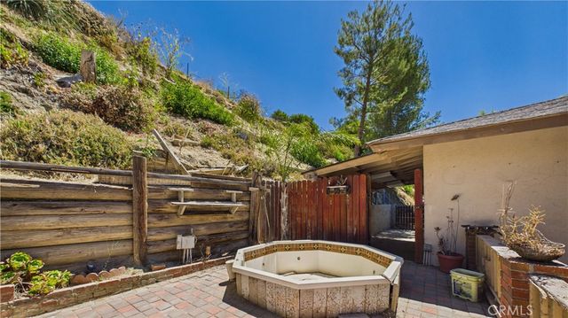11246 Denivelle Place, Tujunga, CA 91042