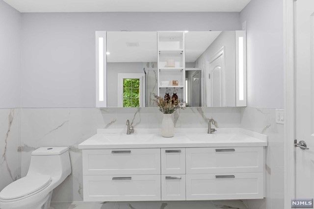20 Allison Drive, Englewood Cliffs, NJ 07632