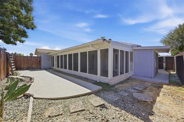574 Toledo, Hemet, CA 92545
