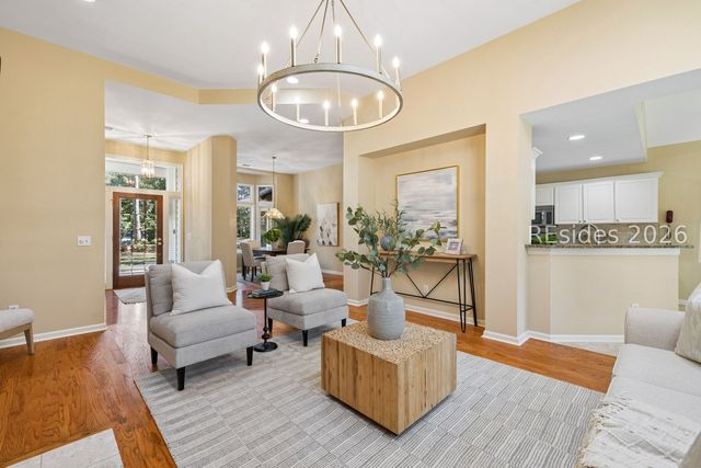 2 Hummingbird Ct, Hilton Head Island, SC 29926