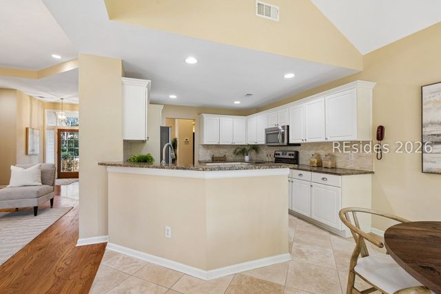 2 Hummingbird Ct, Hilton Head Island, SC 29926