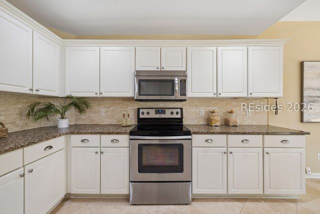 2 Hummingbird Ct, Hilton Head Island, SC 29926