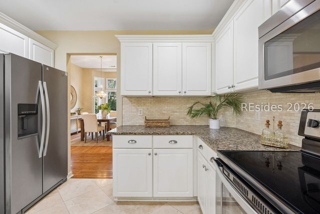 2 Hummingbird Ct, Hilton Head Island, SC 29926