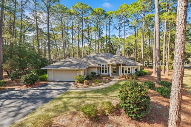 2 Hummingbird Ct, Hilton Head Island, SC 29926