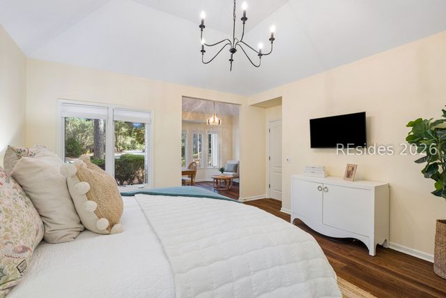 2 Hummingbird Ct, Hilton Head Island, SC 29926