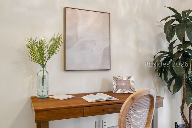 2 Hummingbird Ct, Hilton Head Island, SC 29926