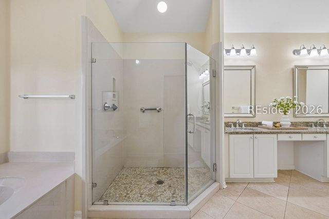 2 Hummingbird Ct, Hilton Head Island, SC 29926