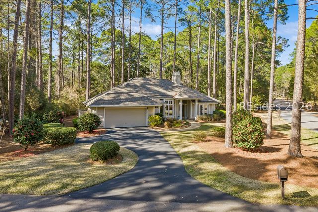 2 Hummingbird Ct, Hilton Head Island, SC 29926