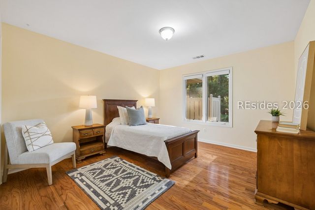 2 Hummingbird Ct, Hilton Head Island, SC 29926