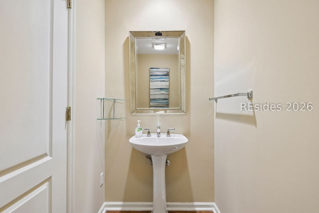 2 Hummingbird Ct, Hilton Head Island, SC 29926