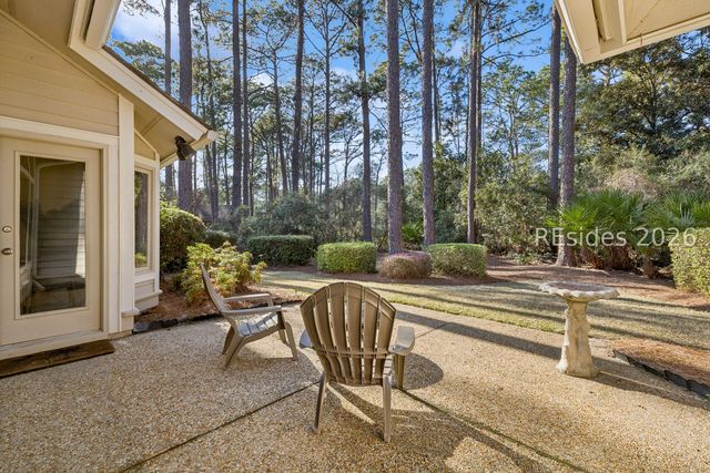2 Hummingbird Ct, Hilton Head Island, SC 29926