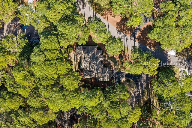 2 Hummingbird Ct, Hilton Head Island, SC 29926