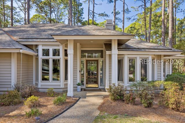 2 Hummingbird Ct, Hilton Head Island, SC 29926