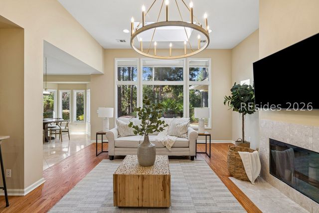 2 Hummingbird Ct, Hilton Head Island, SC 29926