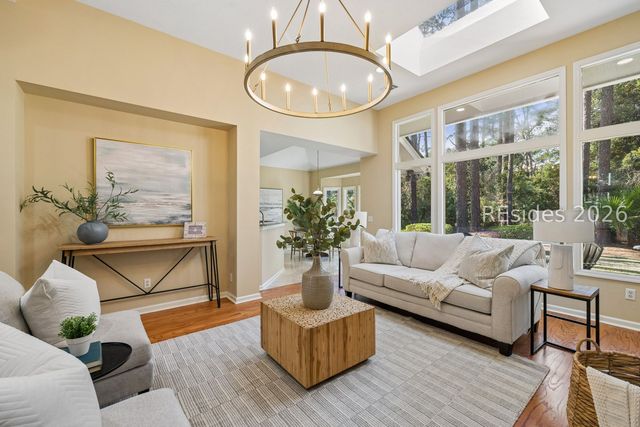 2 Hummingbird Ct, Hilton Head Island, SC 29926