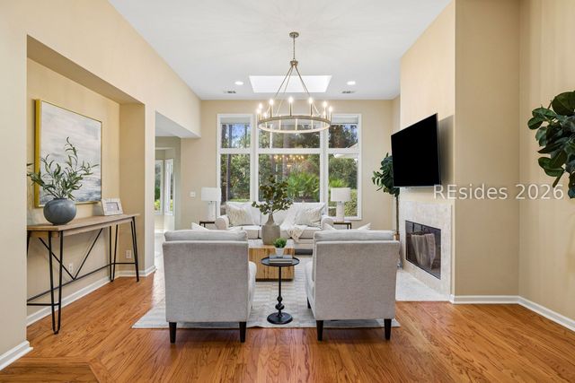 2 Hummingbird Ct, Hilton Head Island, SC 29926