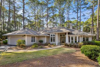 2 Hummingbird Ct, Hilton Head Island, SC 29926