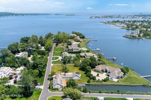 68 Gooseneck Point Road, Oceanport, NJ 07757