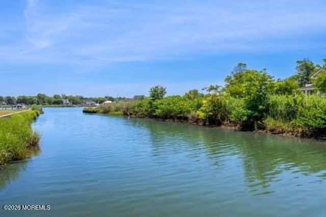 68 Gooseneck Point Road, Oceanport, NJ 07757