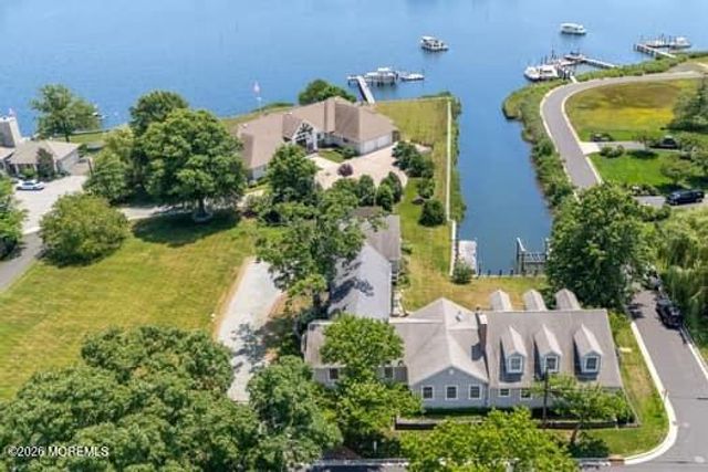 68 Gooseneck Point Road, Oceanport, NJ 07757