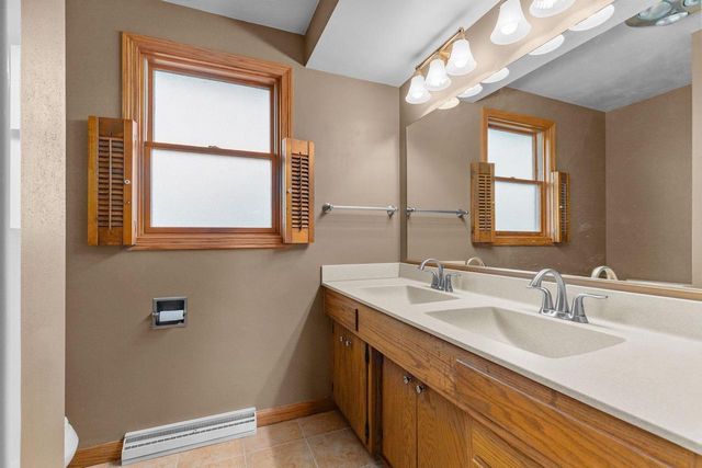 2101 N EUGENE STREET, Appleton, WI 54914