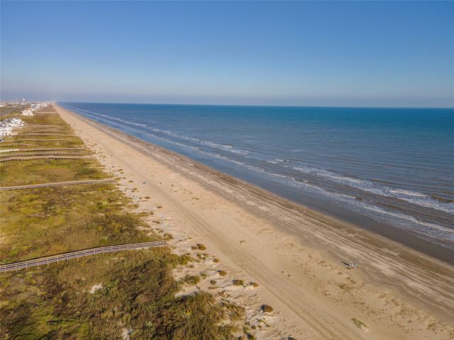 4123 Greenwing Teal Court, Galveston, TX 77554