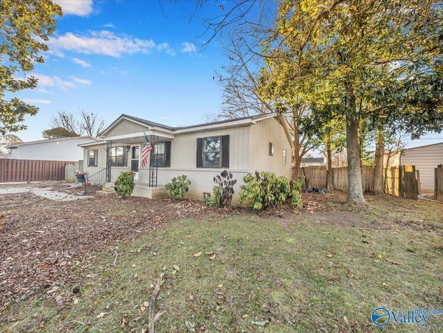 315 Bobwhite Drive, Decatur, AL 35601