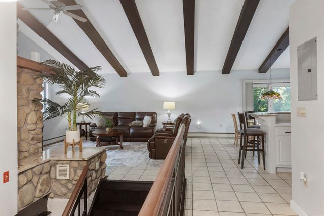 190 Hawes St, Wrentham, MA 02093
