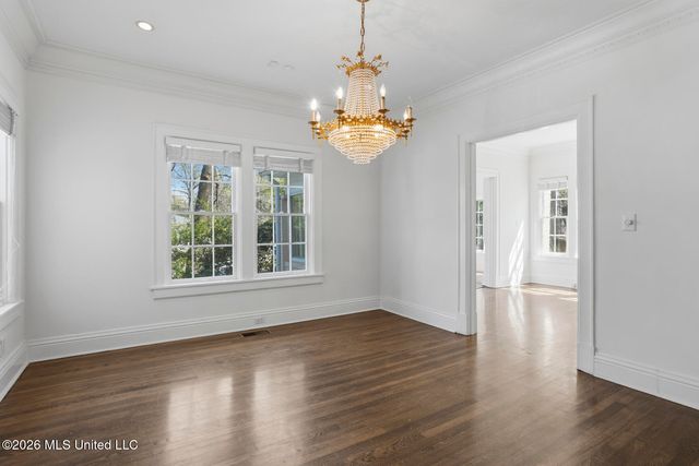 1622 Poplar Boulevard, Jackson, MS 39202