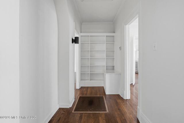 1622 Poplar Boulevard, Jackson, MS 39202