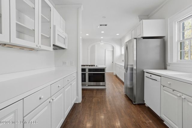 1622 Poplar Boulevard, Jackson, MS 39202