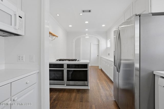 1622 Poplar Boulevard, Jackson, MS 39202