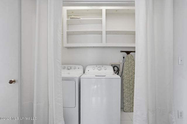 1622 Poplar Boulevard, Jackson, MS 39202