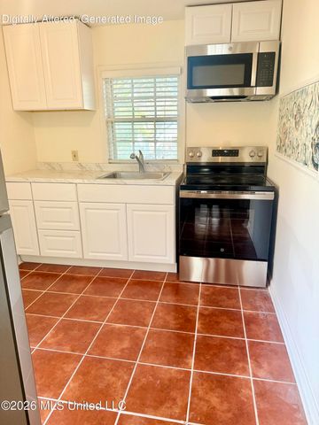 1622 Poplar Boulevard, Jackson, MS 39202