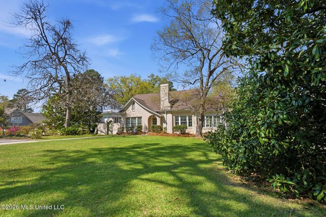 1622 Poplar Boulevard, Jackson, MS 39202