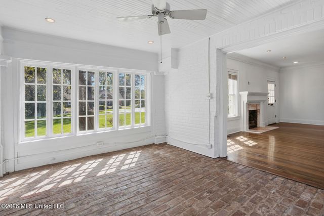 1622 Poplar Boulevard, Jackson, MS 39202