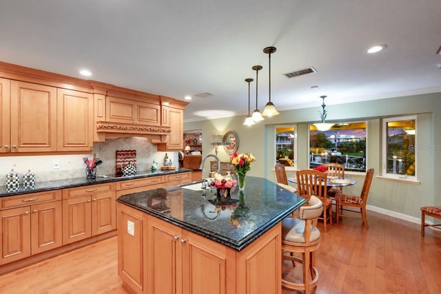 7208 19TH AVENUE NW, Bradenton, FL 34209