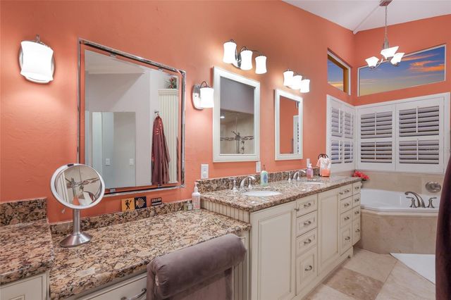 7208 19TH AVENUE NW, Bradenton, FL 34209