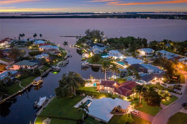 7208 19TH AVENUE NW, Bradenton, FL 34209