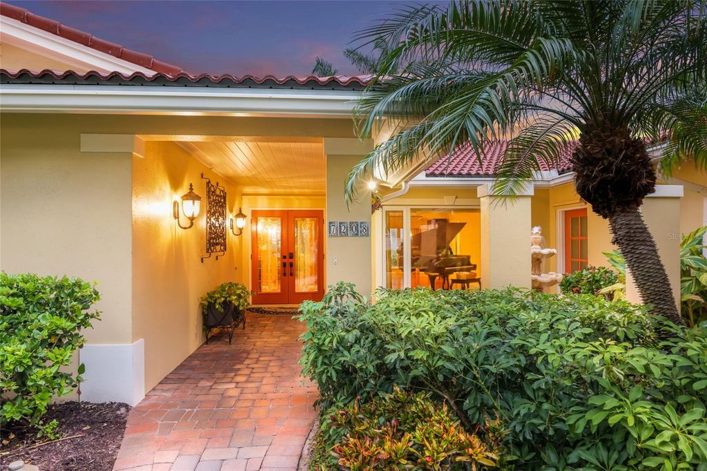 Image 7 of property listing at 7208 19TH AVENUE NW, Bradenton, FL 34209
