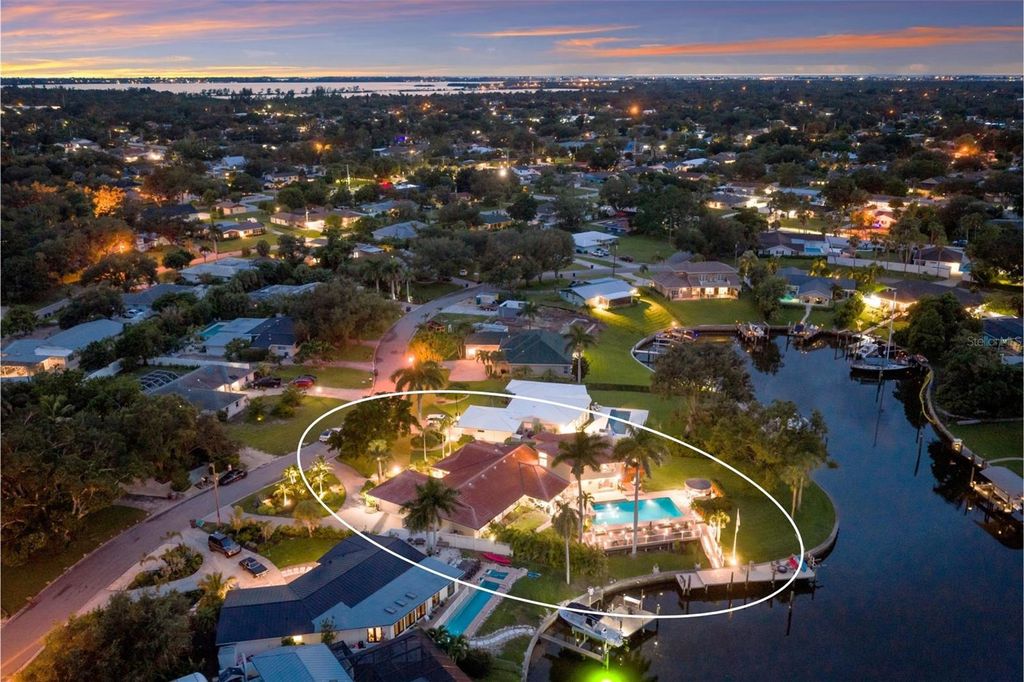 Image 70 of property listing at 7208 19TH AVENUE NW, Bradenton, FL 34209