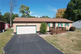 17964 Glendale Avenue, Lake Milton, OH 44429