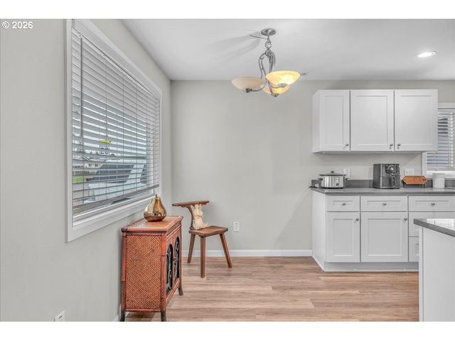 1461 Ne 12TH Ave, Hillsboro, OR 97124