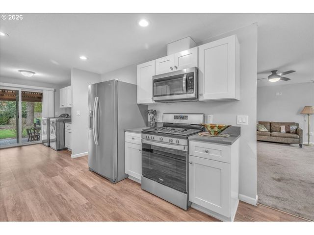 1461 Ne 12TH Ave, Hillsboro, OR 97124