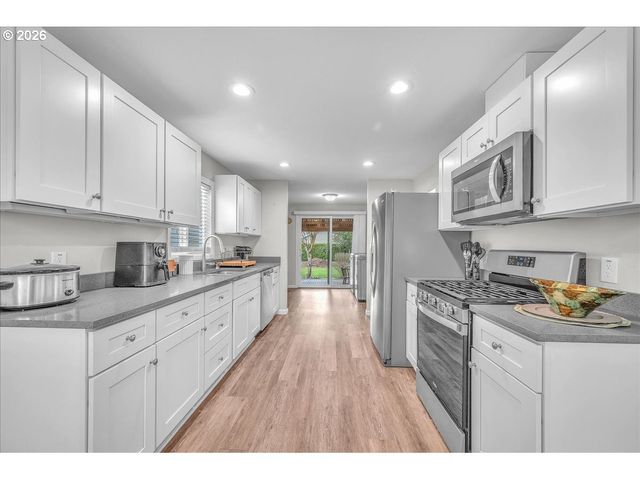 1461 Ne 12TH Ave, Hillsboro, OR 97124