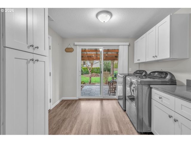 1461 Ne 12TH Ave, Hillsboro, OR 97124